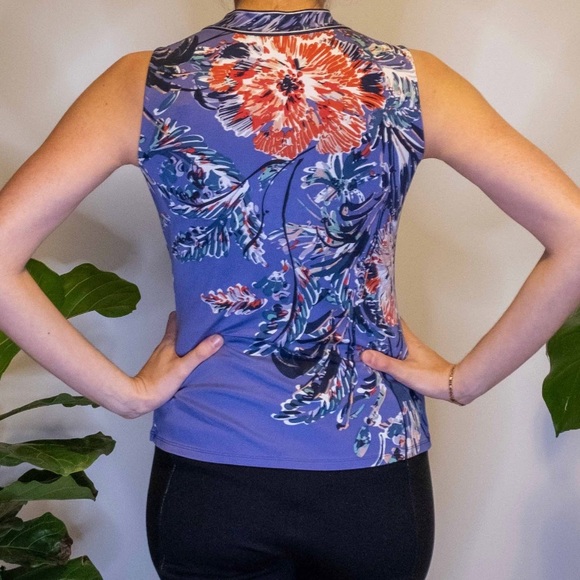 Elie Tahari top - Picture 3 of 11